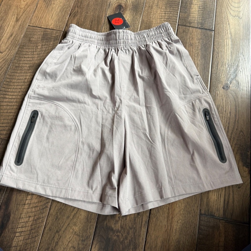 Under Armour NWT Unstoppable Shorts Mens Small Gray Loose Fit Zip Pockets